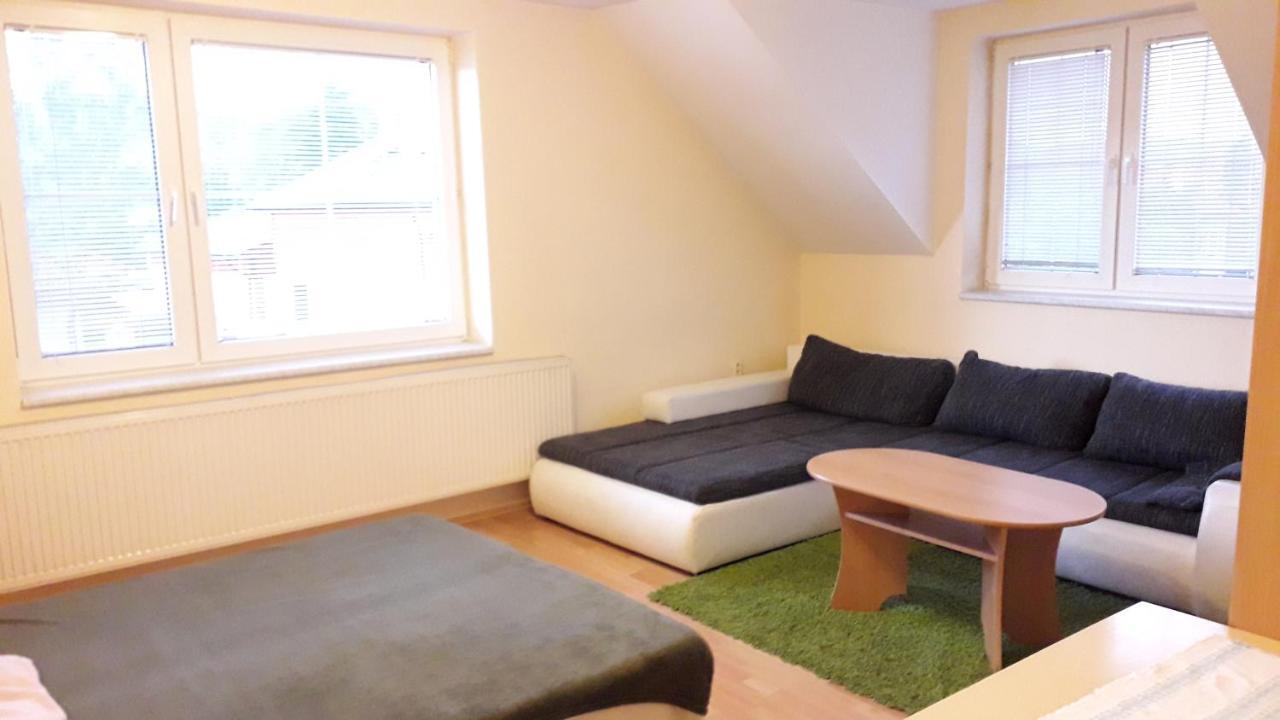 Apartman Stano ลิฟตอฟสกีมิคูลาช ภายนอก รูปภาพ